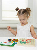 Brinquedo Montessori de Geometria em Madeira – Tabuleiro Educativo com Elásticos Coloridos para Crianças